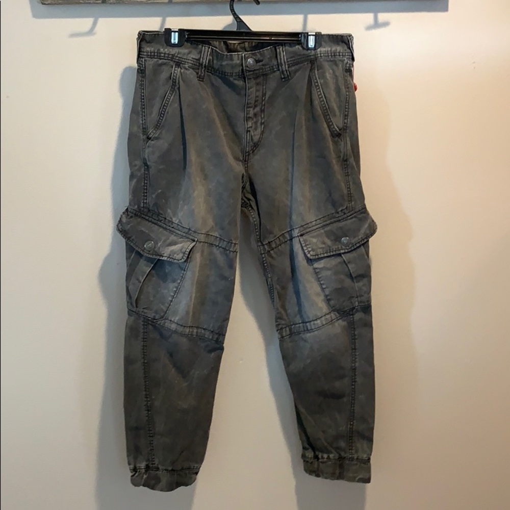 True Religion Cargo Pants | Size: 33
